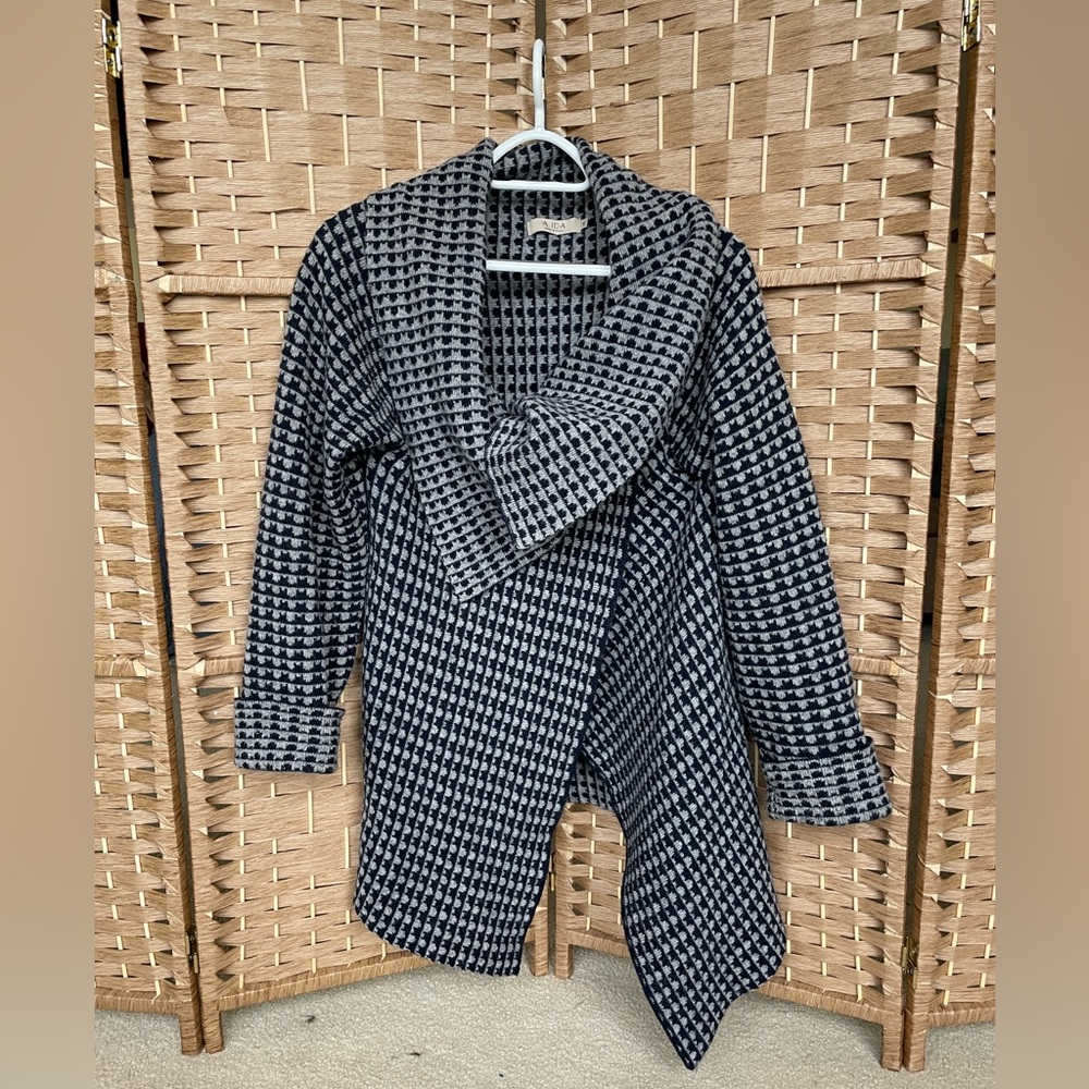 A. Ida Wrap Sweater Cardigan Size Small Wool Blend Navy Gray Luxury Flowy Italy